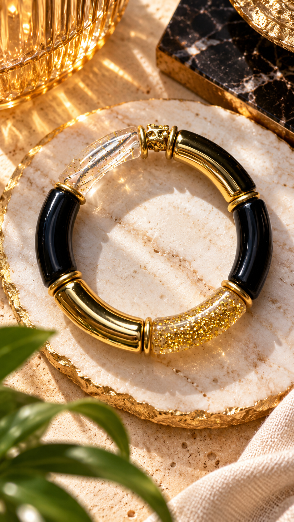 Bracelet Noir & Paillettes d’Or grand modèle, bijou fantaisie Alkemia fait main à Lyon