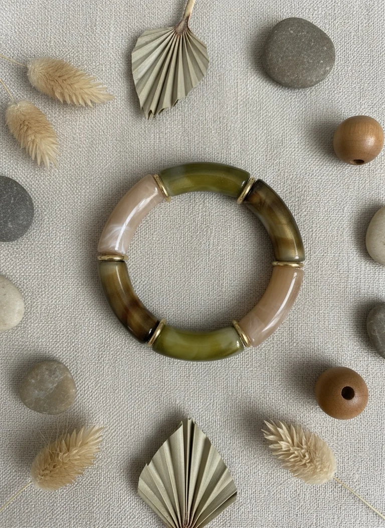 Bracelet femme Bronzy Alkemia en perles acryliques avec détails dorés
