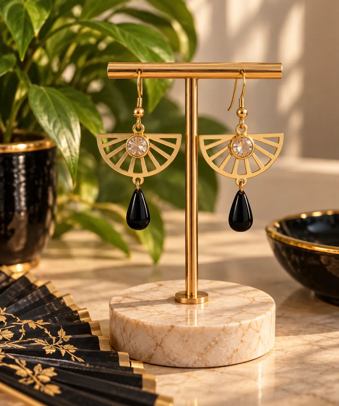 Boucles d'oreilles Éventail Noir, Strass au Cœur faites main par Camille Fraise